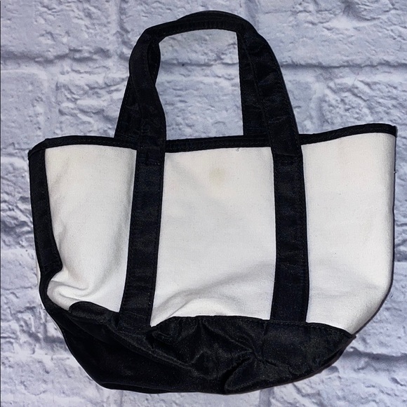 Chanel Bundle of 2 Travel Cosmetic Accessory Cases - Picture 5 of 15